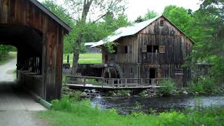 Sawing Lumber With Water Powered Sash Sawmill at Leonards Mills [upl. by Dido]