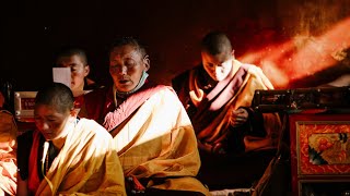 Deep Tibetan Aum Chanting  Meditation Focus Cleansing [upl. by Martica]