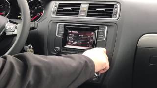 HowTo Preset Radio Stations in a Volkswagen [upl. by Pals]