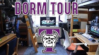 College Freshman Guys Dorm Tour  Truman State University [upl. by Notlrac]