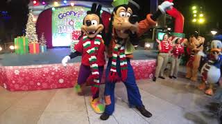 Max and Goofy Dance I2IEye to Eye  Disneyland Edition [upl. by Ruprecht]