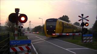 Spoorwegovergang Laag Zuthem  Dutch railroad crossing [upl. by Ecad]