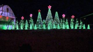 Jingle Bells Techno  Synchronized Christmas Light Show to Music [upl. by Alba]