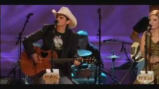 Brad Paisley Alison Krauss Whiskey Lullaby Live [upl. by Fawcette]