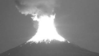 Eruption of Popocatépetl volcano 18 April 2016 [upl. by Odrawde616]