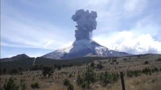 Impresionante video del popocatepetl rugido [upl. by Lisk146]