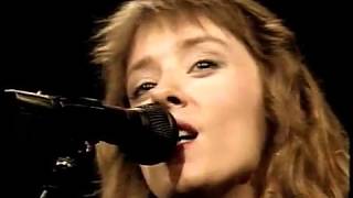 Suzanne Vega  Luka Live on Letterman 1987 [upl. by Yednarb327]