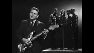 Live Roy Clark  The Tip of My Fingers [upl. by Maroney]