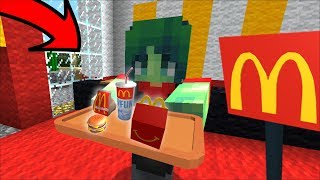 Minecraft MCDONALDS WORK AS A ZOMBIE FAMILY  MCDONALDS MOD DELIVERY SERVICE  Minecraft Mods [upl. by Atinihc]