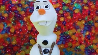 OLAF joins Elsa and Anna toddlers in ORBEEZ  Playing in Orbeez [upl. by Nyliuqcaj]