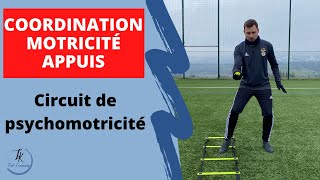 Circuit de psychomotricité  football [upl. by Llerraf]