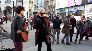 Rod Stewart  Impromptu street performance quotHandbags And Gladragsquot At Londons Piccadilly Circus [upl. by Ambrogino]