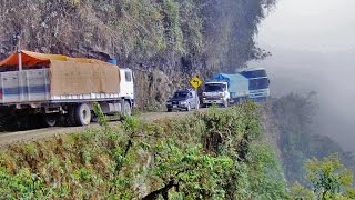 Carreteras mortales Documental [upl. by Verdie]