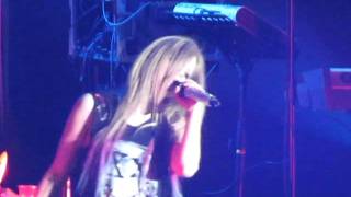 quotCOMPLICATEDquot  Avril Lavigne Live in Manila 21612 HD [upl. by Jo-Anne]