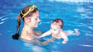 How to Introduce a Baby to Swimming Splashing [upl. by Arahsit98]